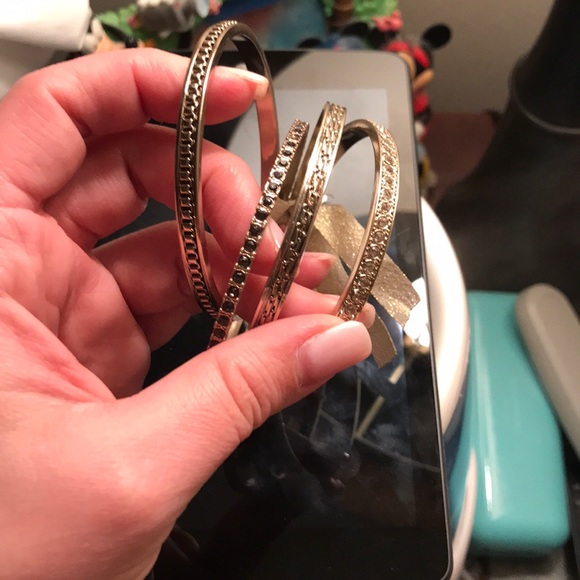 4 silver bangles - Picture 4 of 4